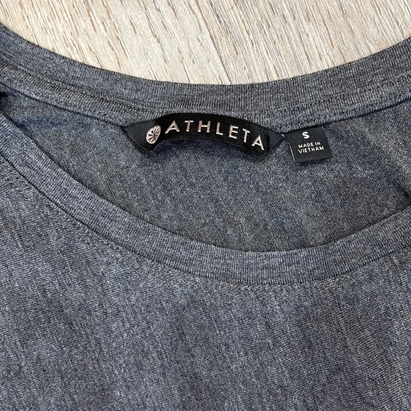 Athleta Threadlight Relaxed Top Gray Asymmetrical, size small - Picture 2 of 5
